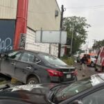 Aparatoso choque en avenida Churubusco deja cuatro jóvenes lesionados en Monterrey