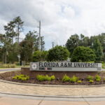 Tiroteo cerca de universidad en Florida deja 12 personas heridas, incluidos seis menores