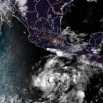 Tormenta tropical Vance se fortalece en el Pacífico; podría convertirse en huracán mayor