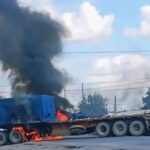Narcobloqueos y vehículos incendiados desatan el caos en Tamaulipas tras operarivo federal