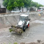 Retiran 4 mil tineladas de basura y escombro del Canal Medular en Monterrey