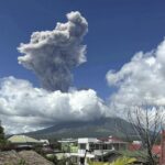 ¡Alerta en Filipinas! El volcán Mayón despierta y lanza una enorme columna de ceniza